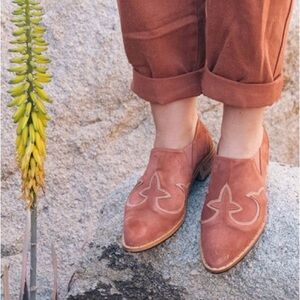 Freda Salvador Western Suede Oxford Chelsea Loafers 6.5